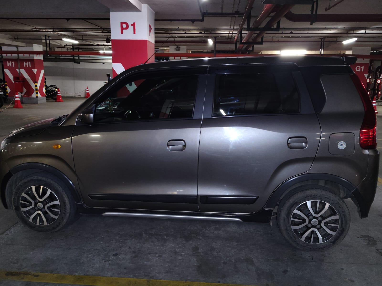 Garuda Travels Maruti WagonR taxi